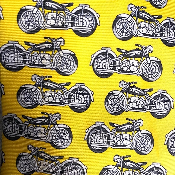 BMW Mobile Tradition 100% Silk Tie Yellow Novelty Motorcycles Made In Italy - Picture 3 of 7